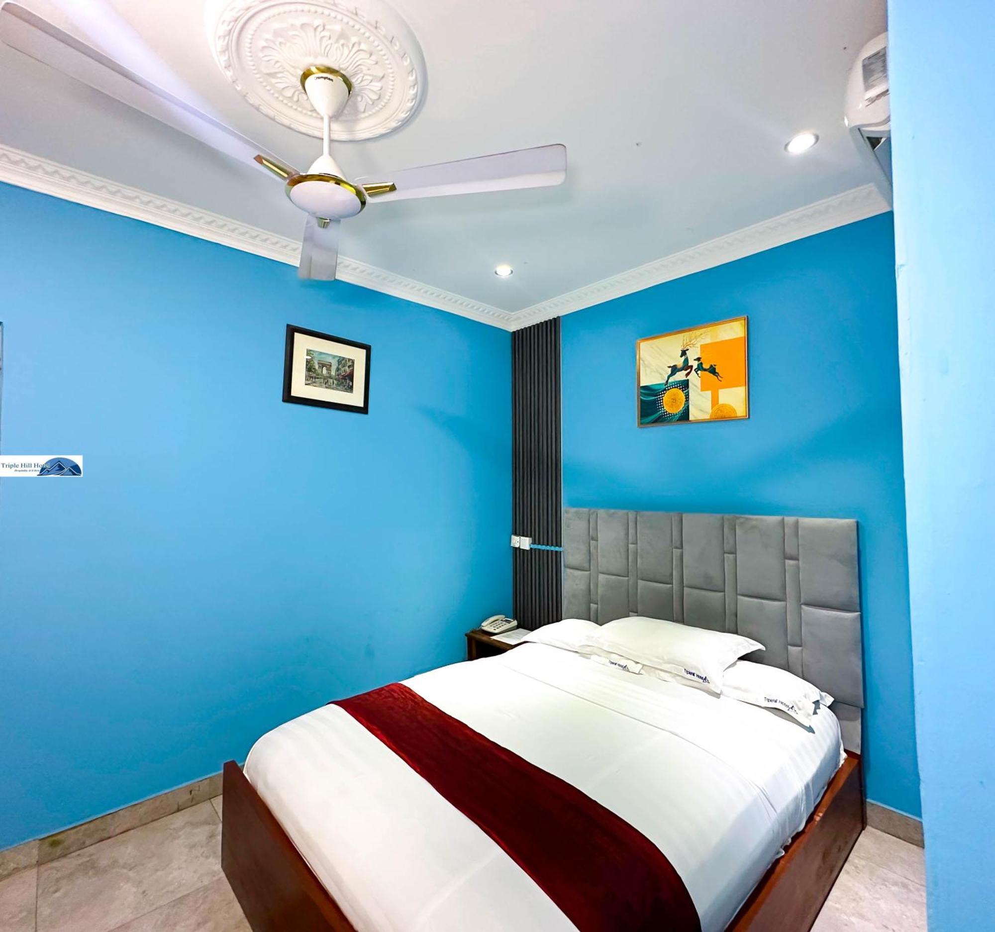 Triple Hill Hotel Weija Екстериор снимка